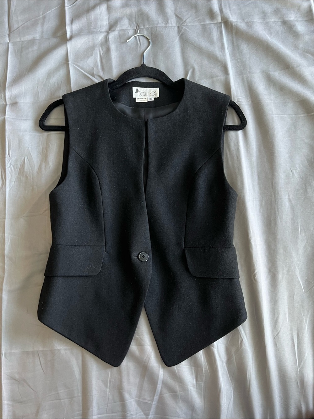 Vintage Black Structured Sleeveless Vest